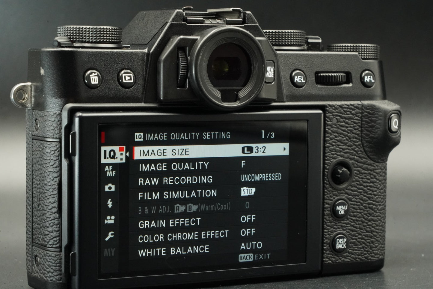 Only 490 cuts!!! Fujifilm X-T30 Silver Mirrorless Digital Camera 11588