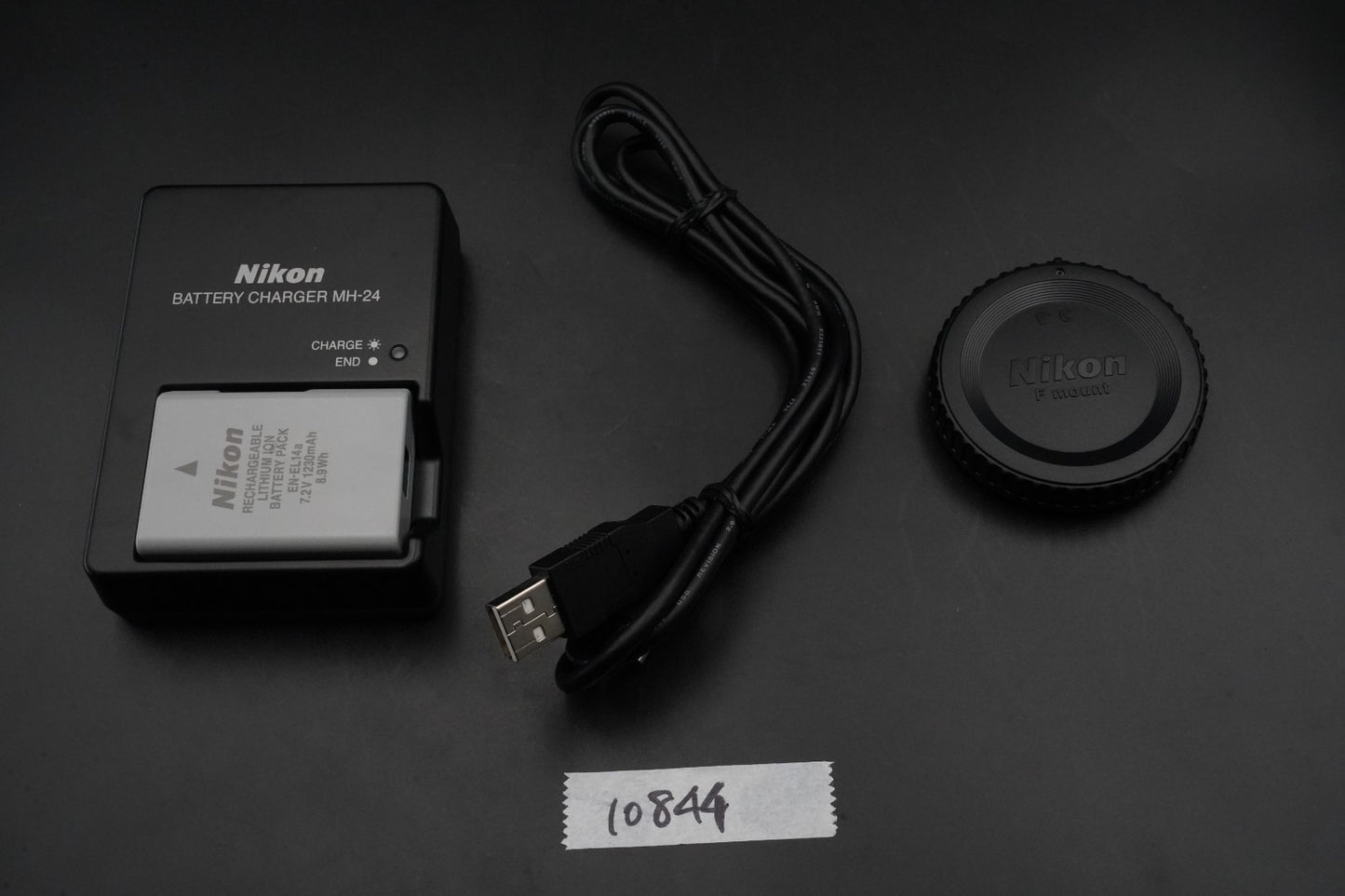 8652 cuts!! Nikon D5500 DSLR Digital Camera with AF-S Lens 10844