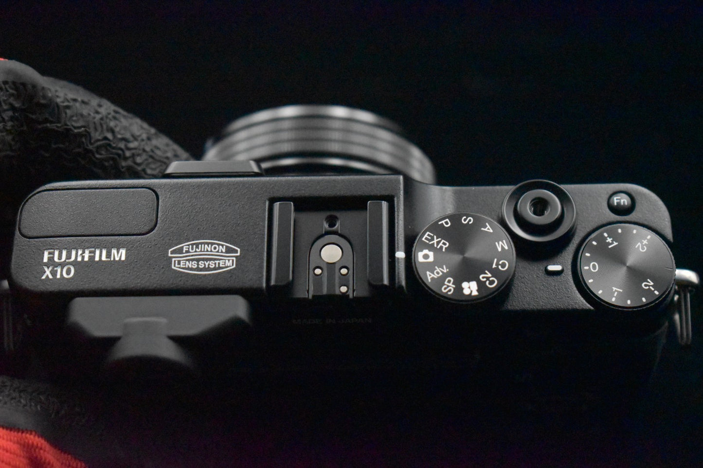 [US Duty Paid] Fujifilm X10 Black pPoint and Shoot Compact Digital Camera 9325