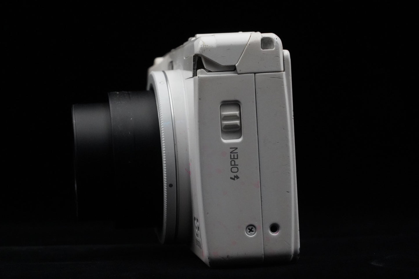 Ricoh GR Digital IV 10.4MP Digital Camera White US Duty Paid 10178