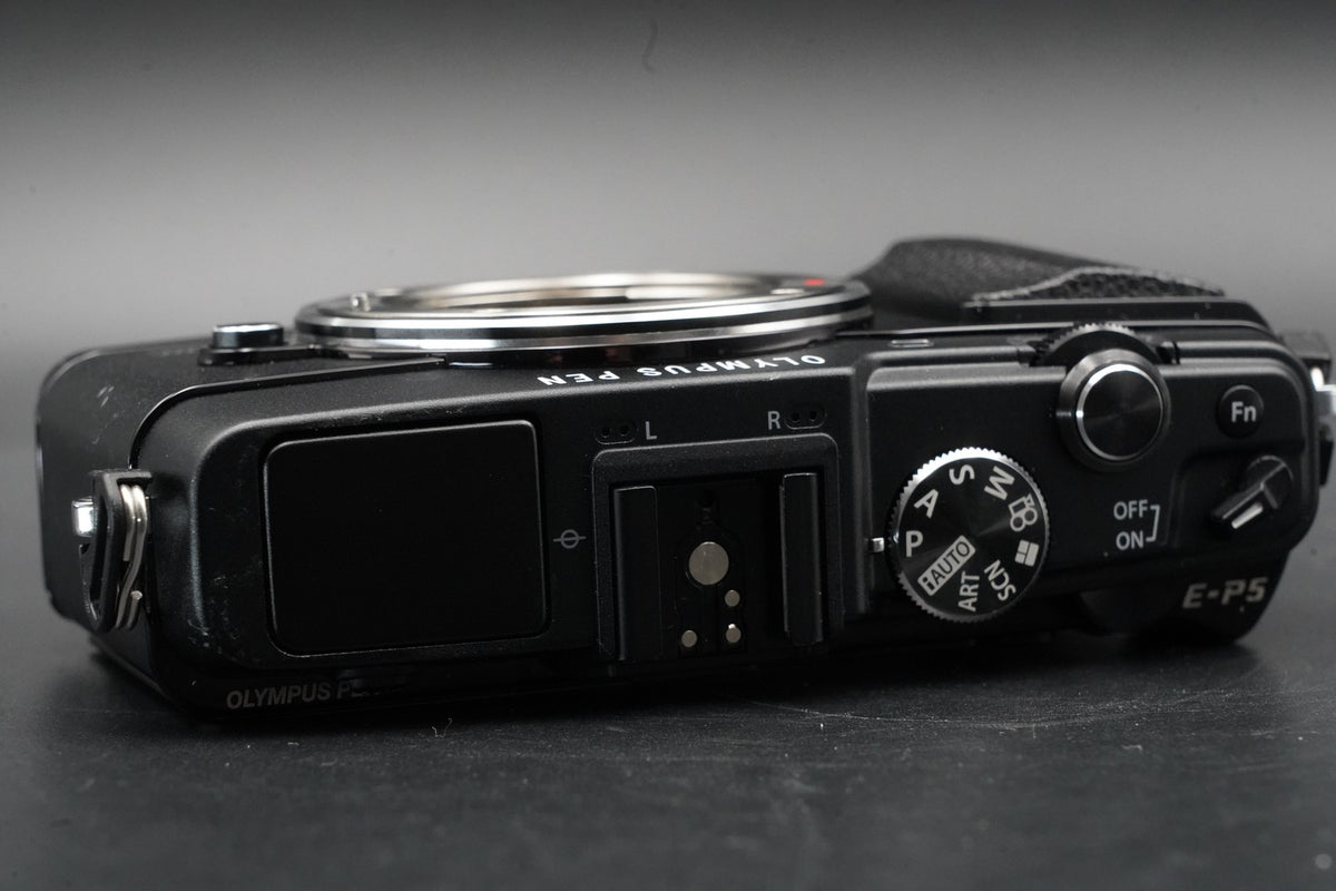 Olympus PEN E-P5 Black Body Wifi Digital Camera US STOCK #11047