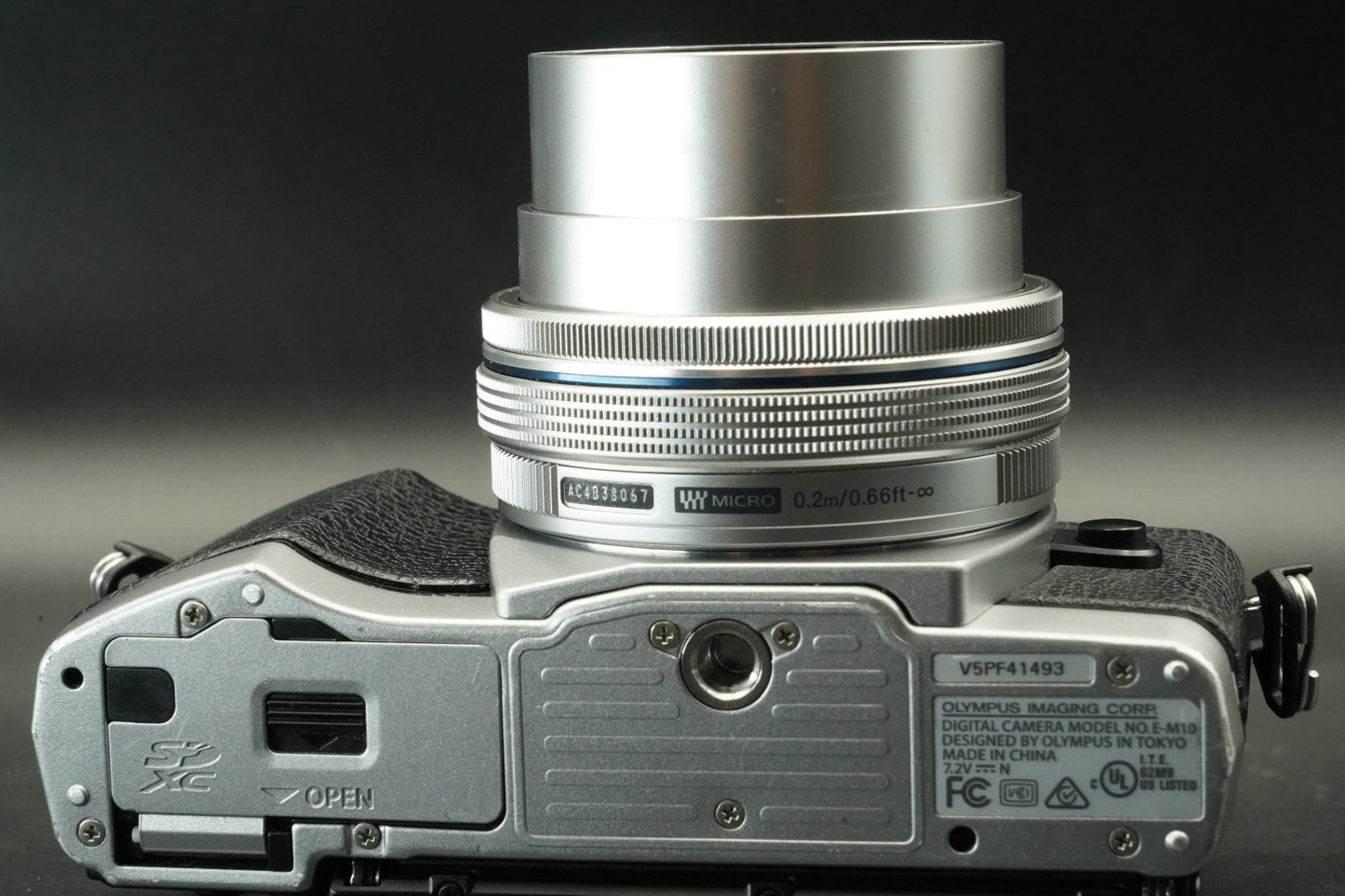9033 cuts! Olympus OM-D E-M10 16.1MP Digital SLR Camera Silver w/ Lens 11637