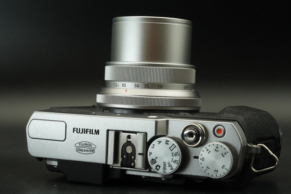 Fujifilm FinePix X30 12.0MP Digital Camera Silver #11798