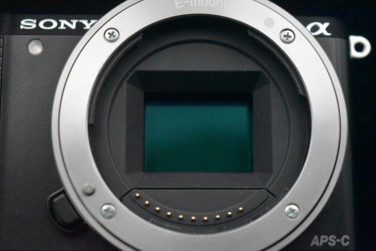 [US Duty Paid] Appareil photo numérique sans miroir Sony Alpha a5000 avec...