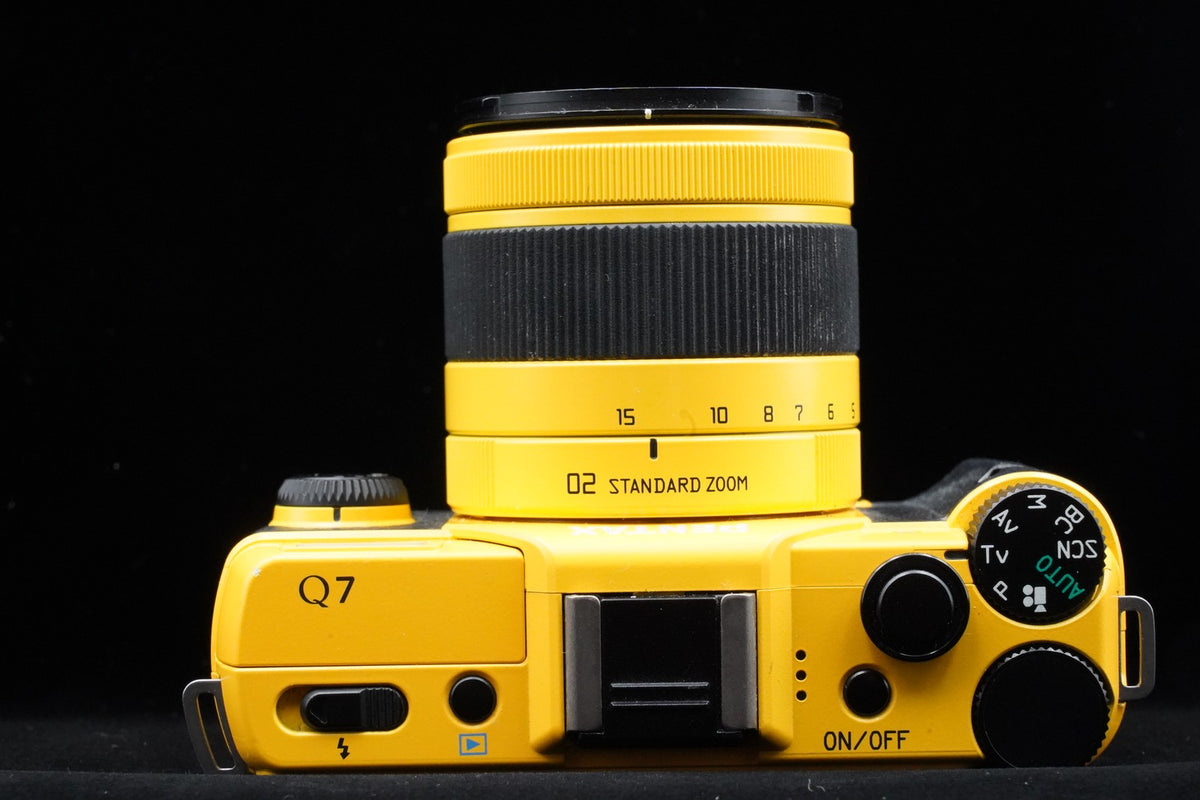Pentax Q7 Yellow Digital Mirrorless camera with Lens US STOCK #10035