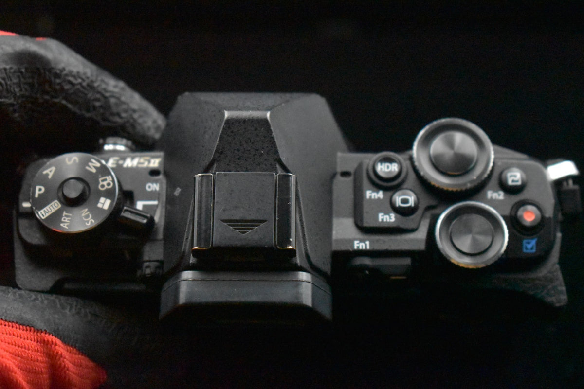 [US Duty Paid] Appareil photo reflex numérique 16,1 mégapixels Olympus OM-D...