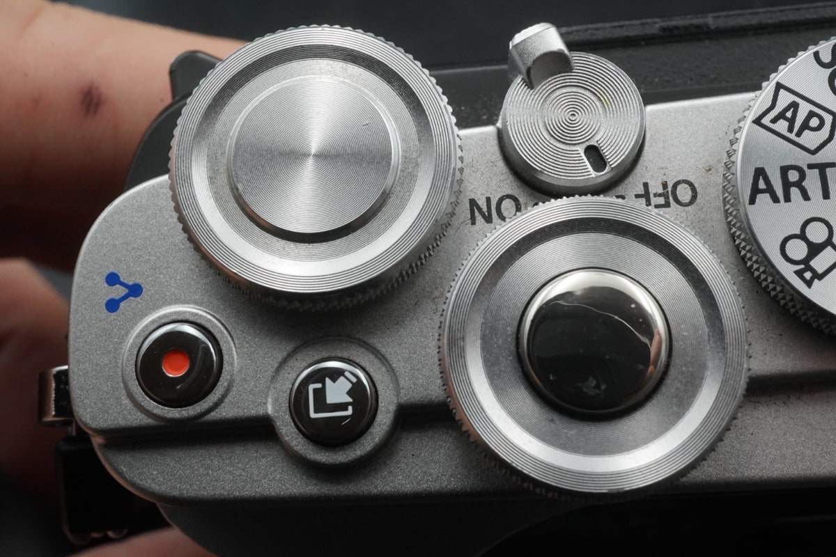 OLYMPUS PEN E-P7 Digital Camera Body Silver -8560 cuts- #11417