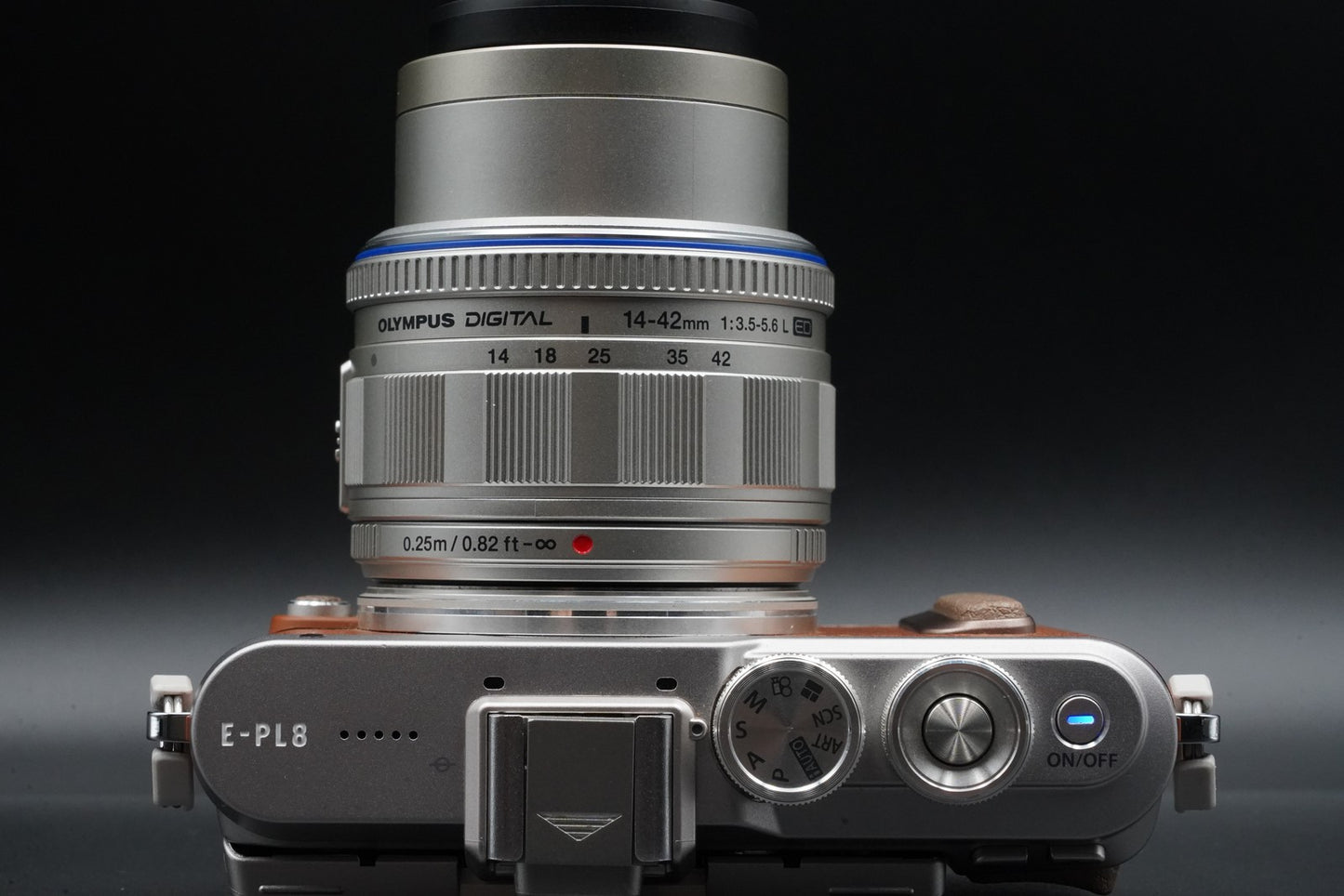 Olympus E-PL8 14-42mm/ 40-150mm 2 Lenses Digital Camera US Duty Paid 10450