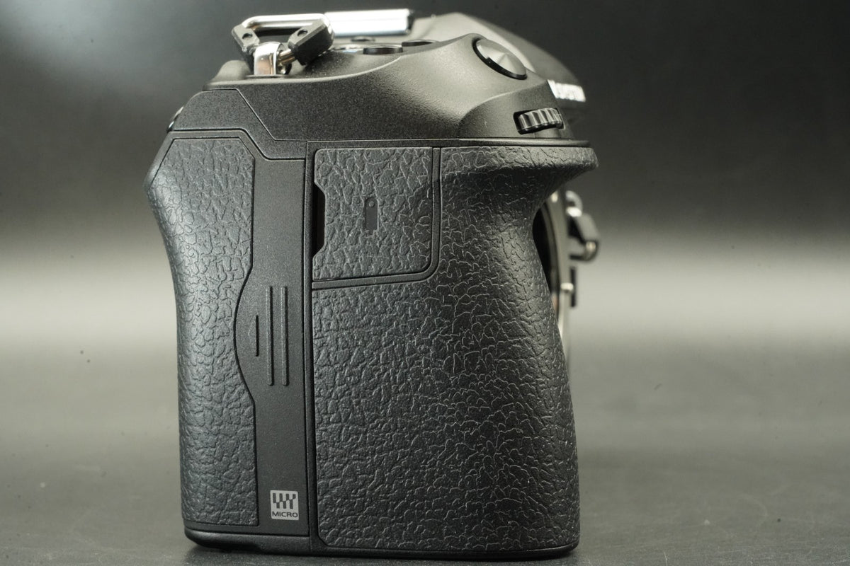 OM SYSTEM OM-1 Mark II Mirrorless Camera -250 cuts- #11921