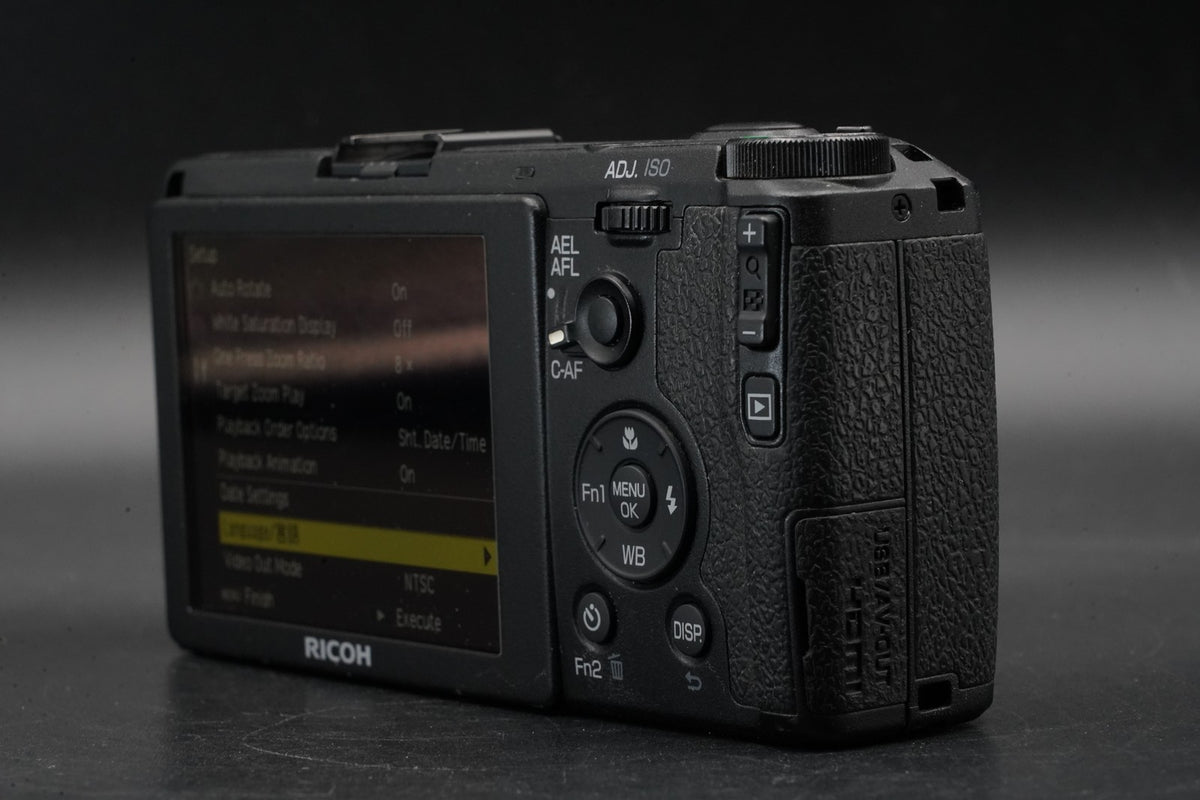 RICOH GR 16.2MP Digital Compact Camera Black -6362 cuts- #11187