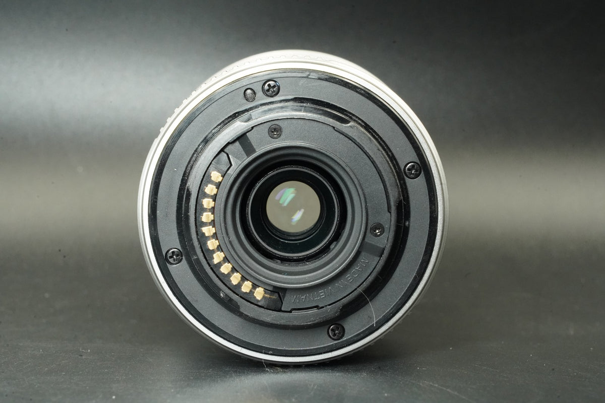 Olympus OM-D E-M10 Camera + 14-42mm 40-150mm -21257 cuts- US STOCK #11991