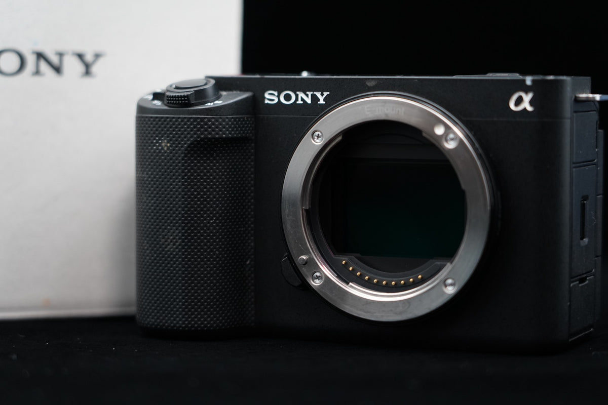 Sony Alpha ZV-E1 4K UHD fotocamera mirrorless inglese OK QUASI INUTILIZZATA...