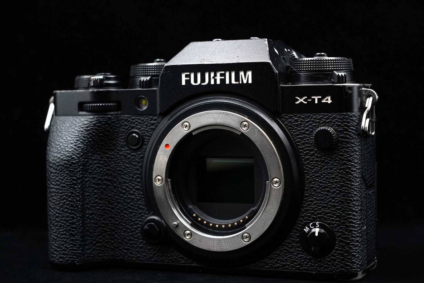 Fujifilm X-T4 Mirrorless Camera Body 26.1MP Black US Duty Paid 9652