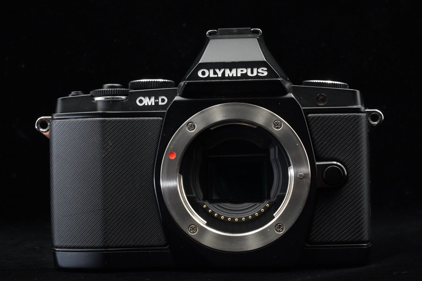 [US Duty Paid] Olympus OM-D E-M5 Mirrorless Digital Camera with Lens Black 9700