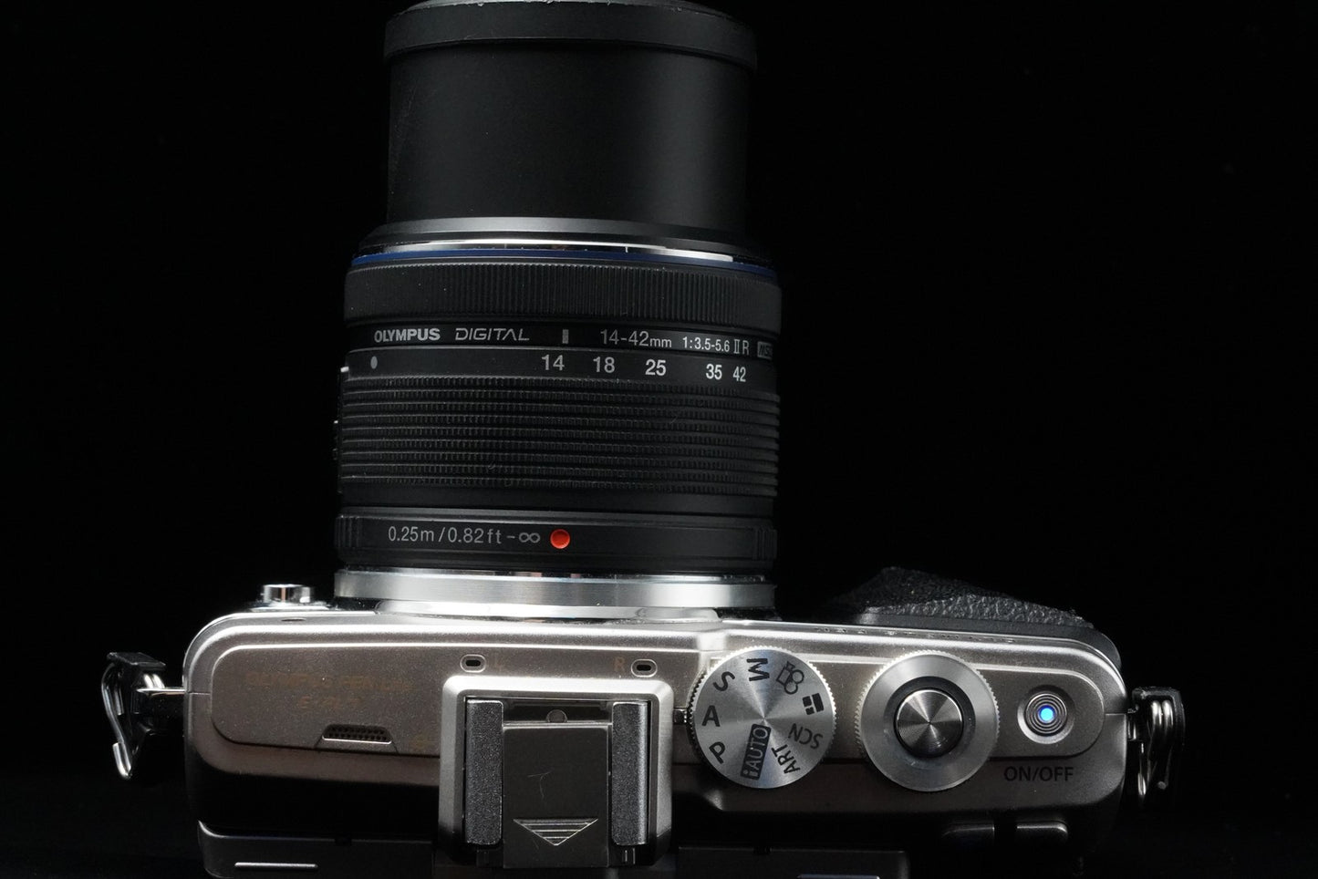 Olympus PEN E-PL7 Digital Camera Silver with 14-42mm Lens US Duty Paid 10151