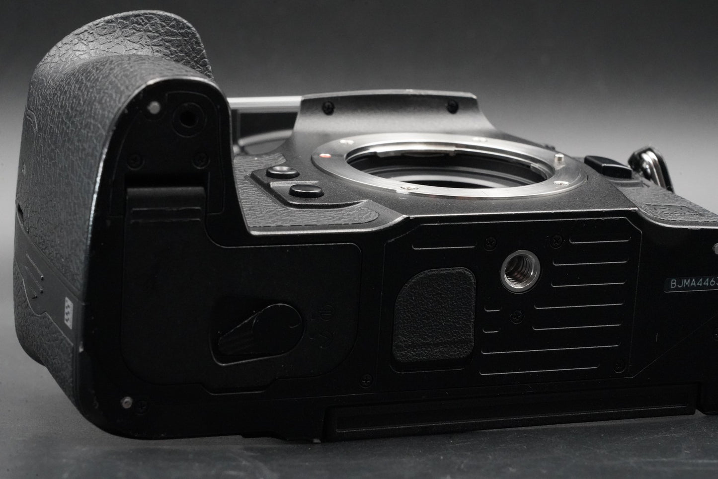 OLYMPUS OM System OM-1 20.4MP Mirrorless Camera US Duty Paid 10955