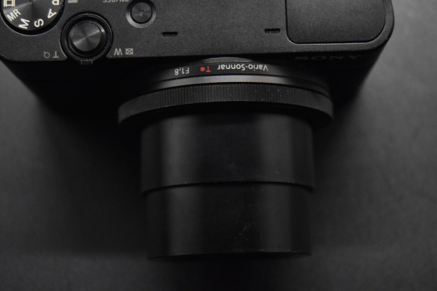 Sony Cyber-Shot DSC-RX100 35 Language Camera 8749 8752-8759 US DUTY PAID R0043
