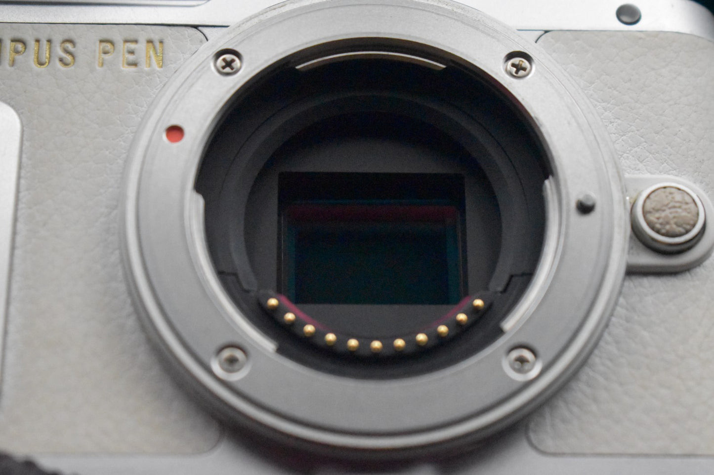 6807 shots! [US Duty Paid] Olympus E-PL8 w/ 40-150mm Lens Digital Camera 9210
