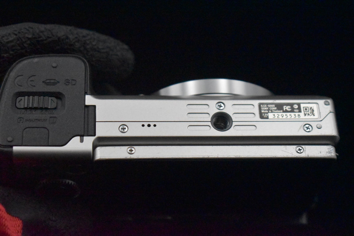 [US Duty Paid] Appareil photo numérique sans miroir Sony a6000 avec...