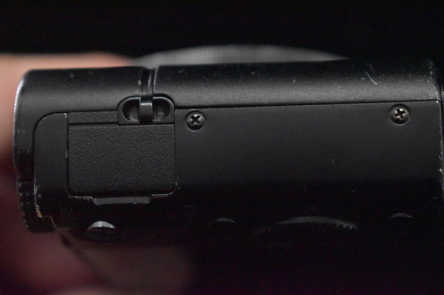 ENGLISH OK! Sony Cyber-Shot DSC-RX100 20.2MP Digital Camera R0083