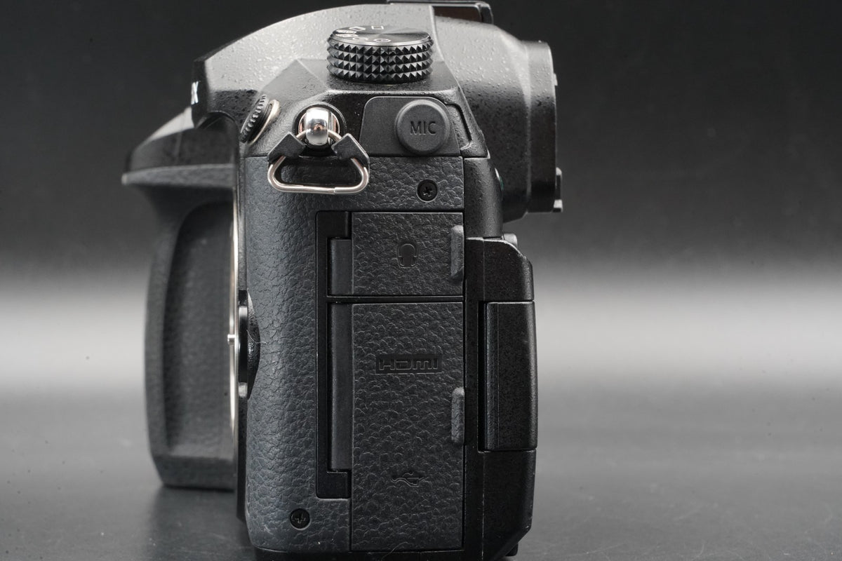 Panasonic Lumix DC-GH5 20.3MP Mirrorless Body -551 cuts- #11347