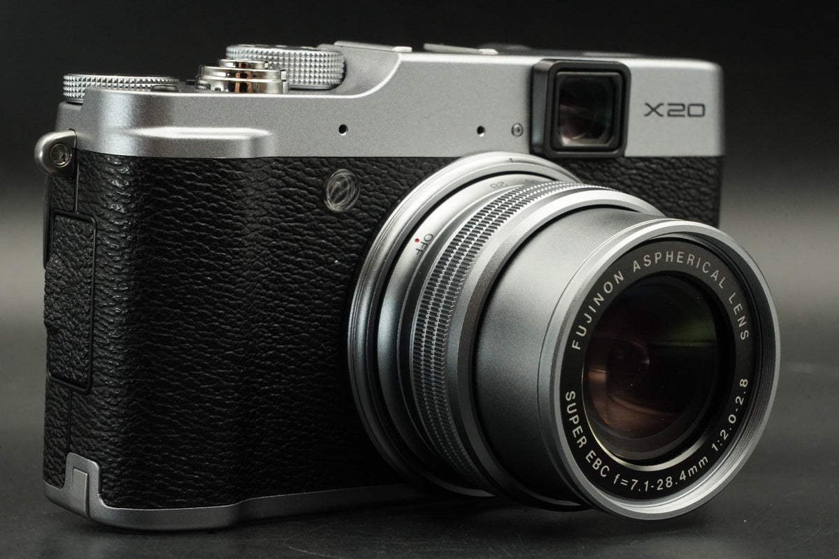 Fujifilm Fuji X Series X20 12.0MP Digital Camera Silver ALMOST UNUSED #11531