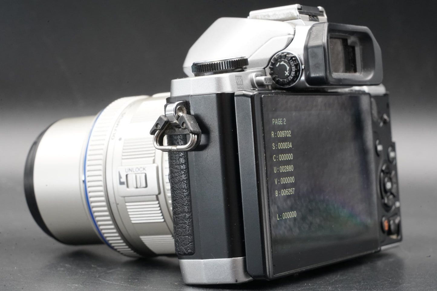 9702 cuts! Olympus OM-D E-M10 16.1MP Digital SLR Camera Silver w/ 2 Lens 11447