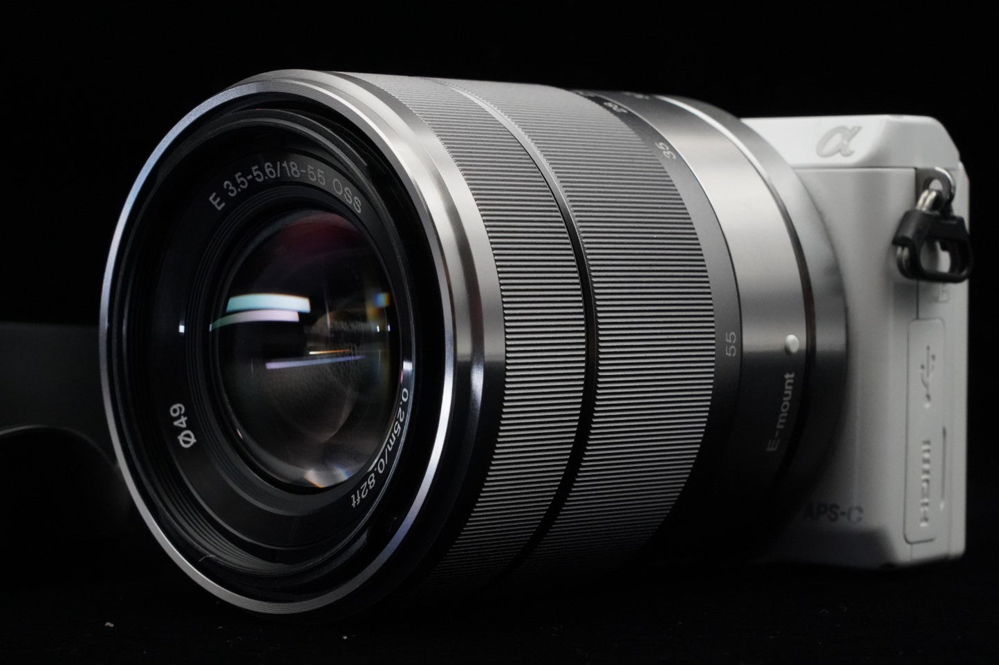 [US Duty Paid] Sony Alpha NEX-5R Mirrorless Camera Bundle with Lens White 9486