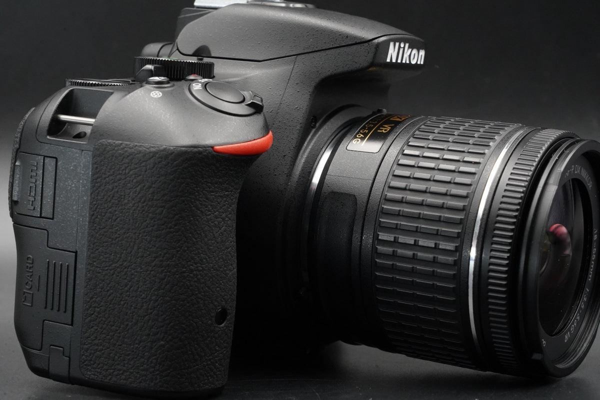 Nikon D5500 DSLR Digital Camera with AF-S Lens -8652 cuts- #10844