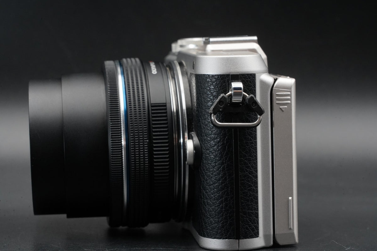 Olympus E-PL8 w/ 40-150mm Lens Digital Camera Silver US STOCK #11355