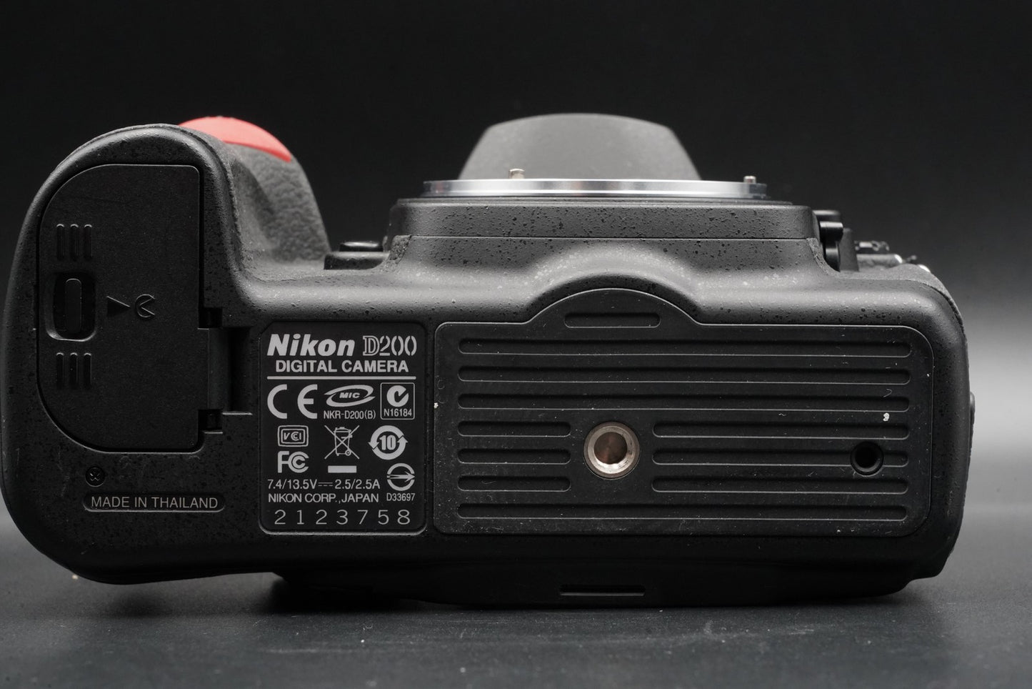 Nikon D200 10.2MP Digital SLR Camera Black Body Battery US Duty Paid 10544