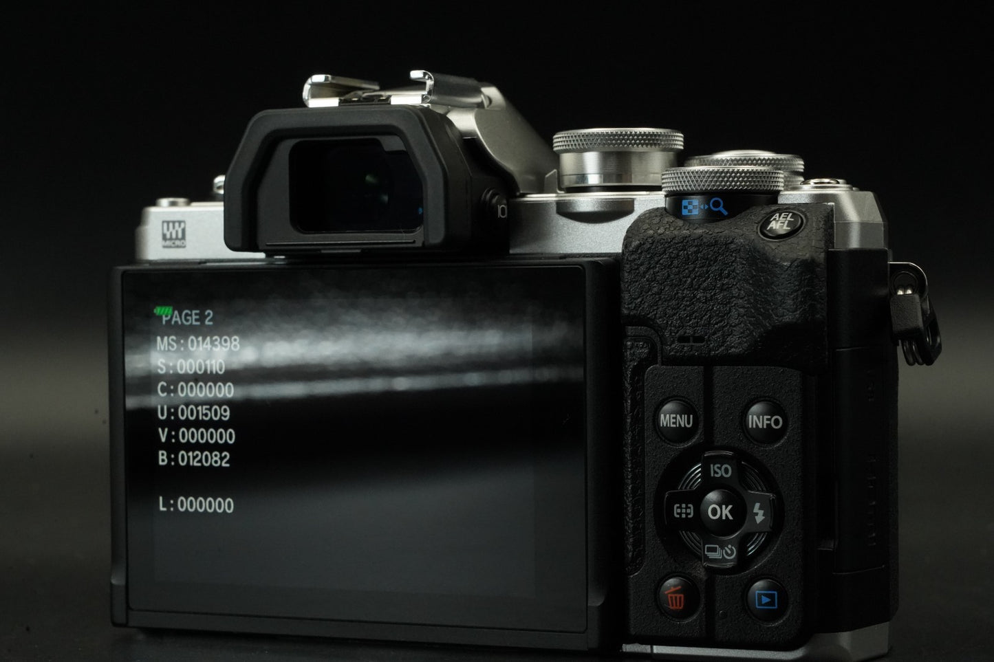 Olympus OM-D E-M1 Mark II 20.3MP Silver Mirrorless Camera 11628