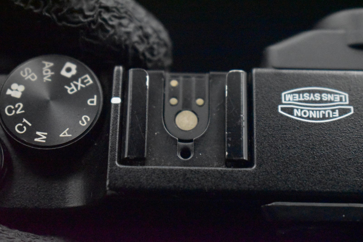 [US Duty Paid] Fujifilm X10 Black pPoint and Shoot Compact Digital Camera 9363