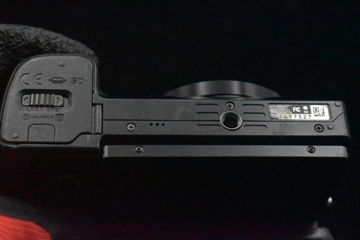 [US Duty Paid] Cámara digital sin espejo Sony Alpha a6000 con lente negra 9237