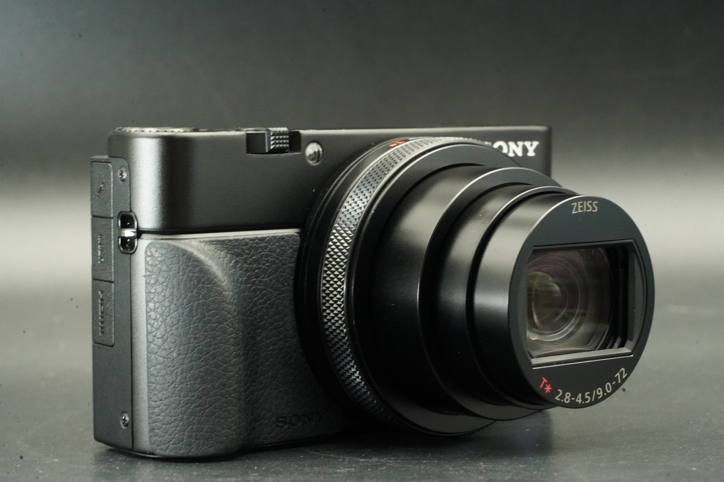 Sony Cyber-Shot DSC-RX100M7 VII Mark 7 Digital Camera 11577