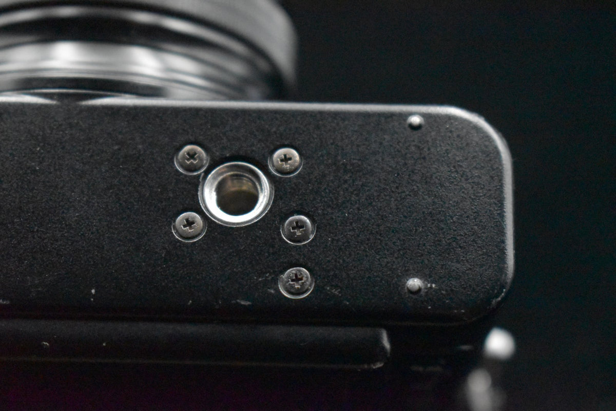 [US Duty Paid] Fujifilm X10 Black pPoint and Shoot Compact Digital Camera 9363