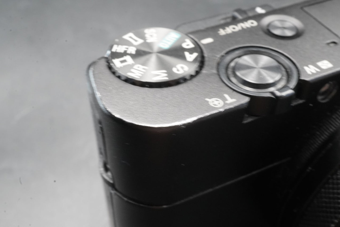 Sony Cyber-Shot DSC-RX100M5A 20.1MP 4K Digital Camera ALMOST UNUSED 11425