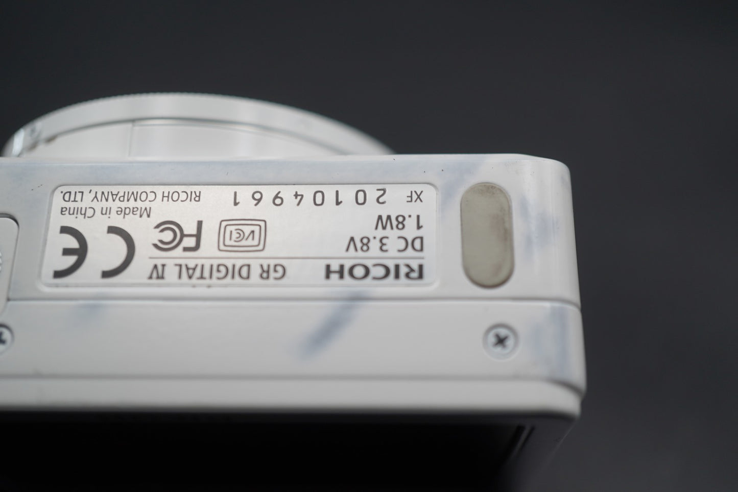 815 cuts!! Ricoh GR Digital IV 10.4MP Digital Camera White 11024