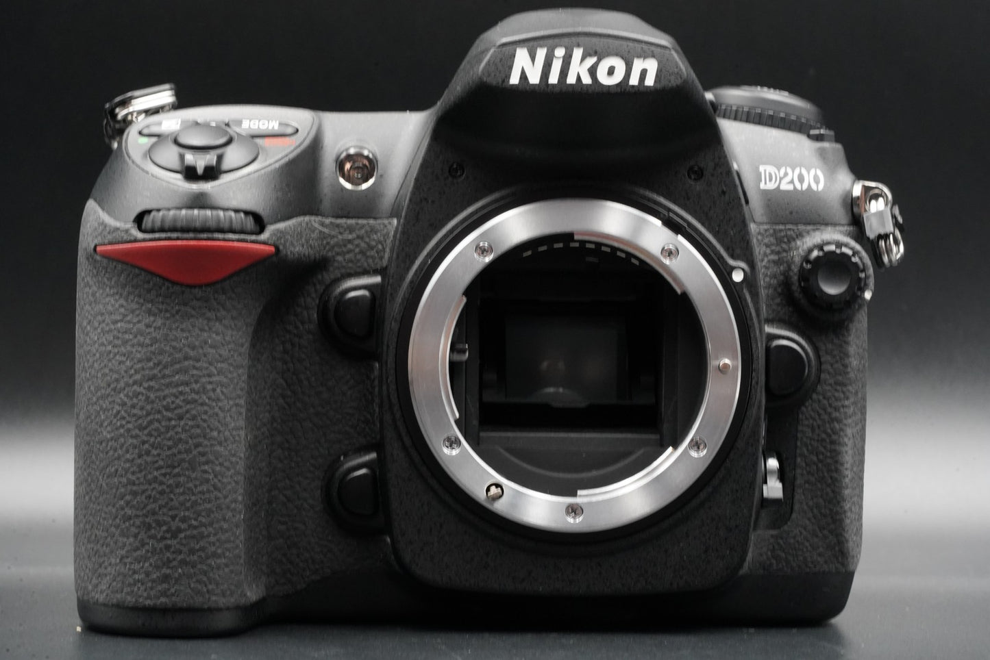 Nikon D200 10.2MP Digital SLR Camera Black Body Battery US Duty Paid 10544