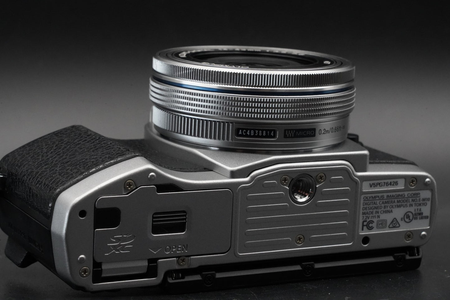 1849 cuts! Olympus OM-D E-M10 Mirrorless Camera + 14-42mm 40-150mm 10956