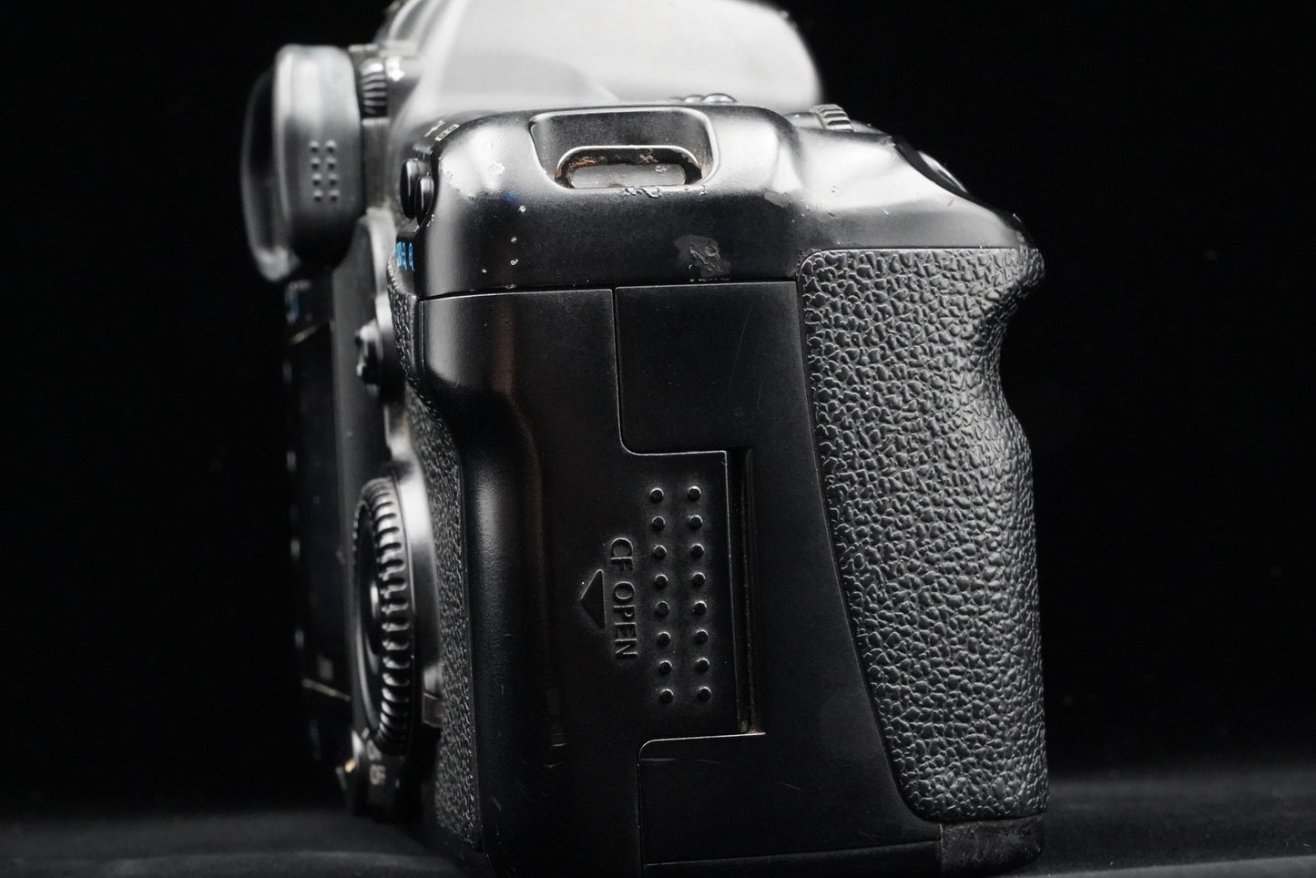 Canon EOS 5D Digital SLR Full Frame Camera Body US Duty Paid 9706