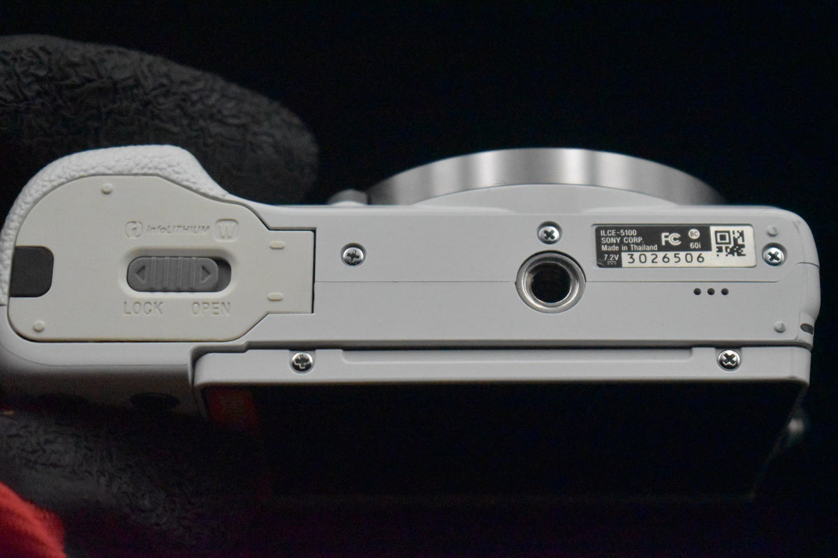 [US Duty Paid] Sony Alpha a5100 Mirrorless Digital Camera White 9180