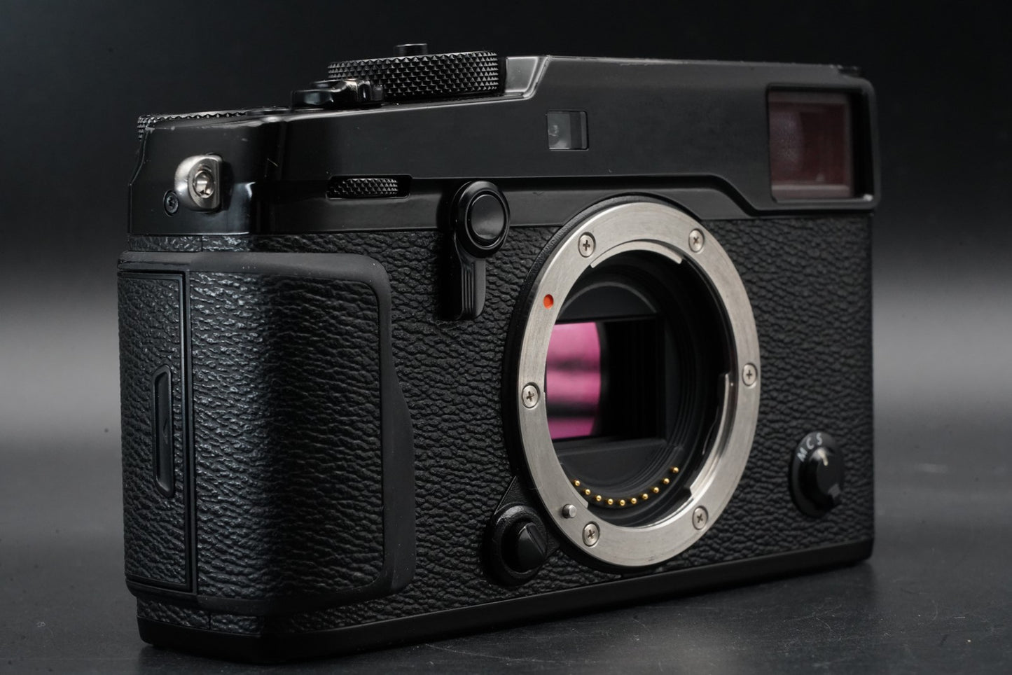 Fujifilm X-Pro2 24.3MP Mirrorless Digital Camera Body Black -332 cuts- #11085