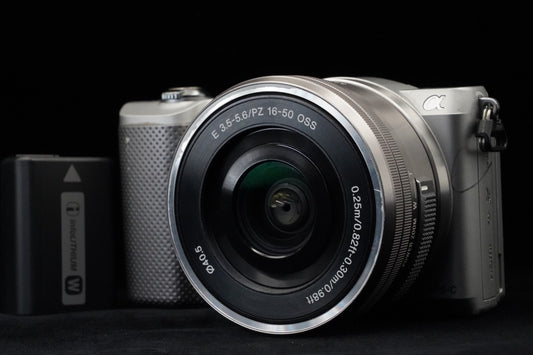 Sony Alpha a5000 Mirrorless Digital Camera with Lens Silver 10168