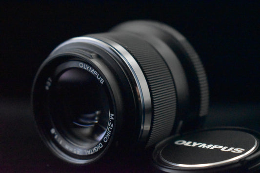 [US Duty Paid] Olympus M.ZUIKO DIGITAL 45mm f/1.8 Objektiv schwarz Japan 9209