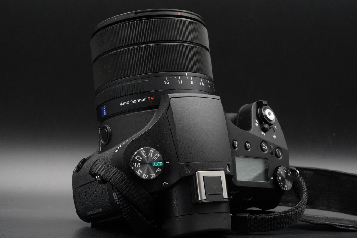 Appareil photo numérique 20,1 mégapixels Sony Cyber-Shot RX10 IV DSC-RX10M4...