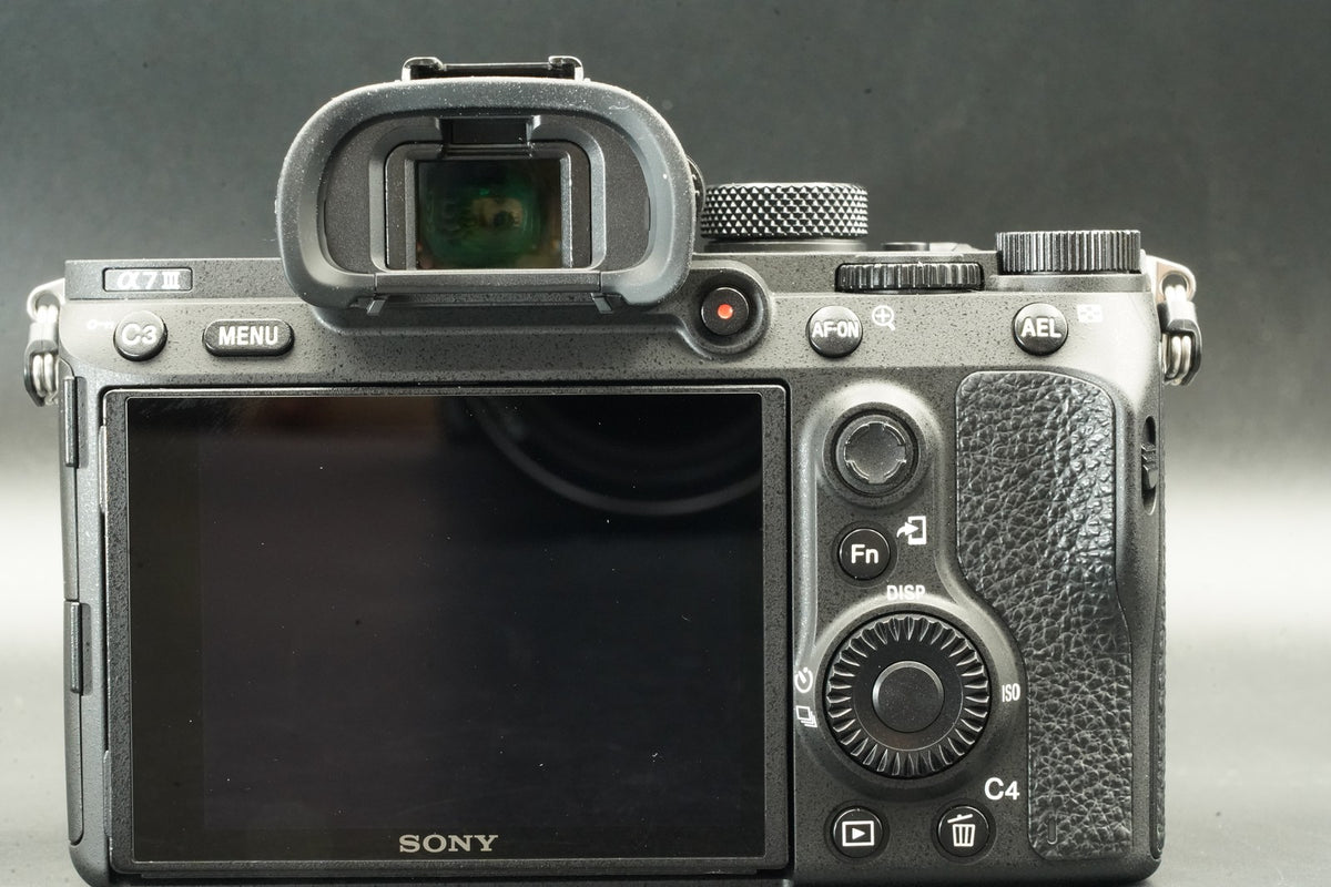 Sony a7 III ILCE-7M3 Digital Camera w/ 28-70 Lens -45643 cuts- US STOCK #11978