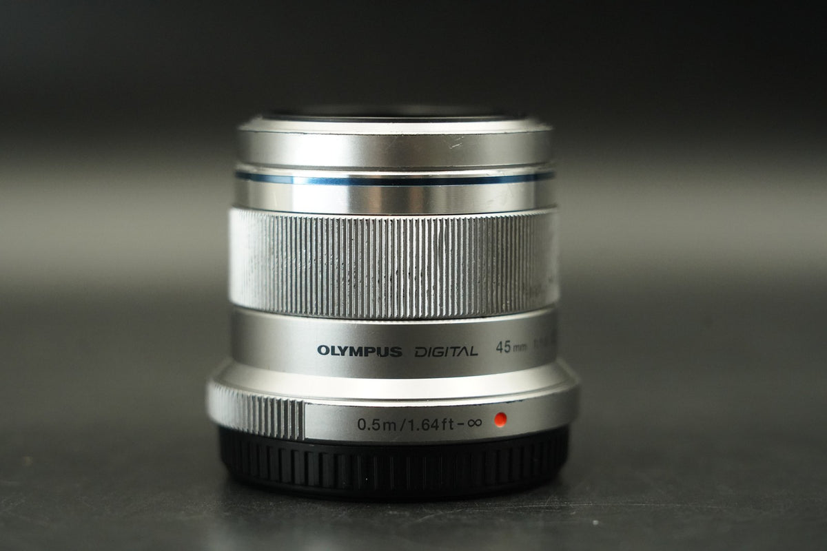 Olympus M.ZUIKO DIGITAL 45mm f/1.8 Lens Silver Japan #12097