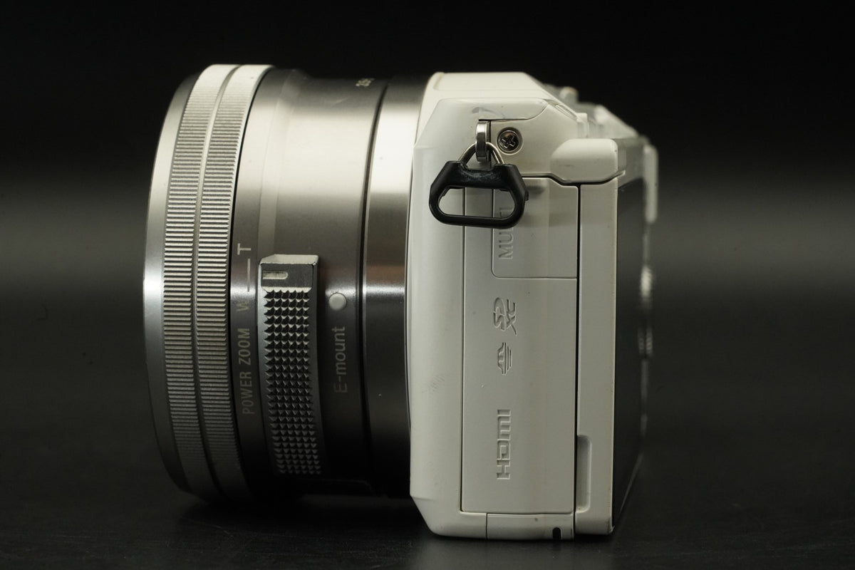 Sony a5100 Mirrorless Digital Camera White -41108 cuts- #12382