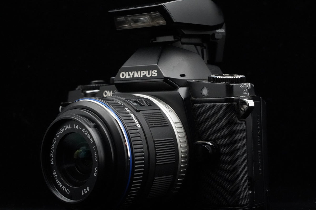 Olympus OM-D E-M5 Mirrorless Digital Camera with Lens Black US STOCK #10481